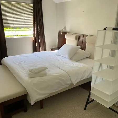 Architect In Ons Madla *